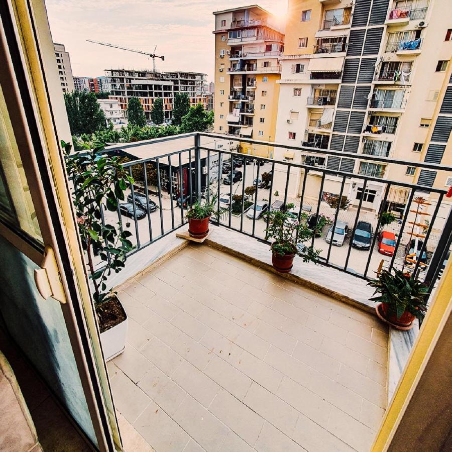 Cozy 1 Bedroom Apartment Near Parks, Cafes & Restaurants Tirana Exteriör bild