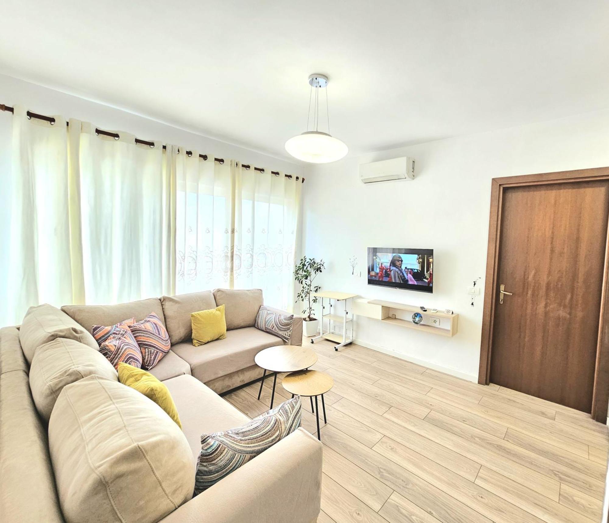 Cozy 1 Bedroom Apartment Near Parks, Cafes & Restaurants Tirana Exteriör bild