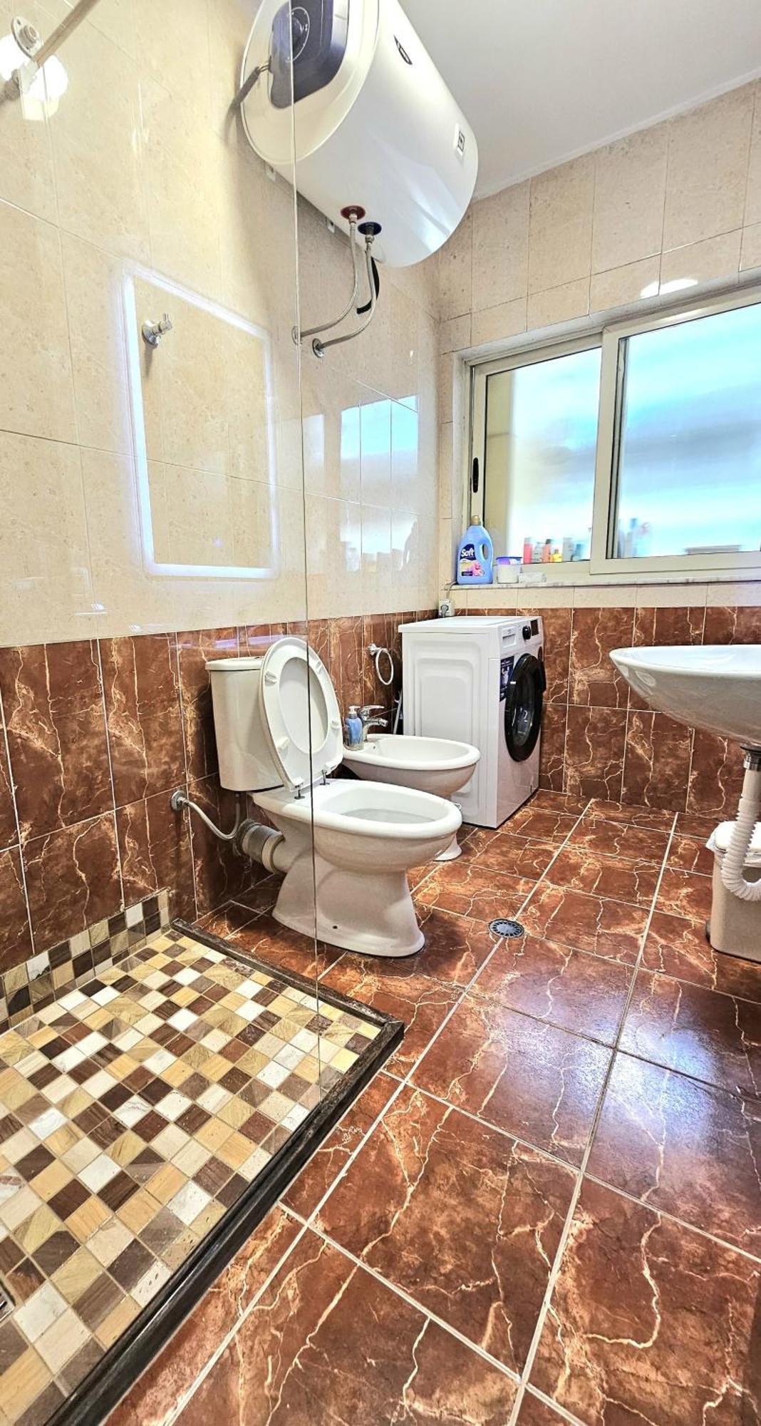 Cozy 1 Bedroom Apartment Near Parks, Cafes & Restaurants Tirana Exteriör bild